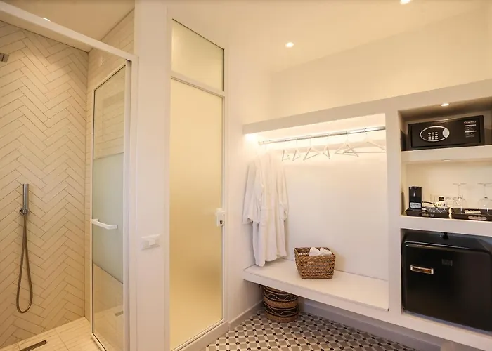 加里尼酒店 酒店