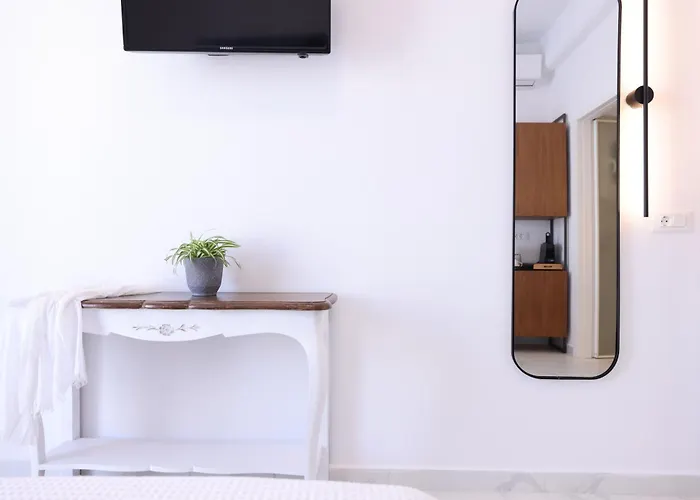 加里尼酒店 酒店 *